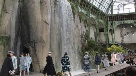 No, no esperábamos este escenario de Chanel: un jardín